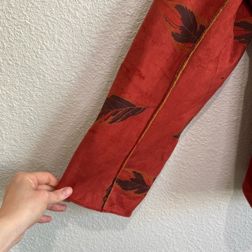 VTG Reversible Jacket Red Faux Suede + Fur Casual Button Up Boho Artsy Leaf L - Picture 9 of 14
